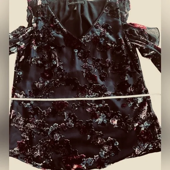 White House Black Market Black cold shoulder Ruffled Blouse Size 8/Whimsigoth - Picture 6 of 11